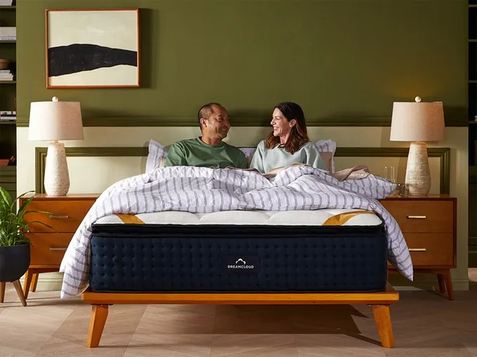 DreamCloud Premier Mattress Review (2023)